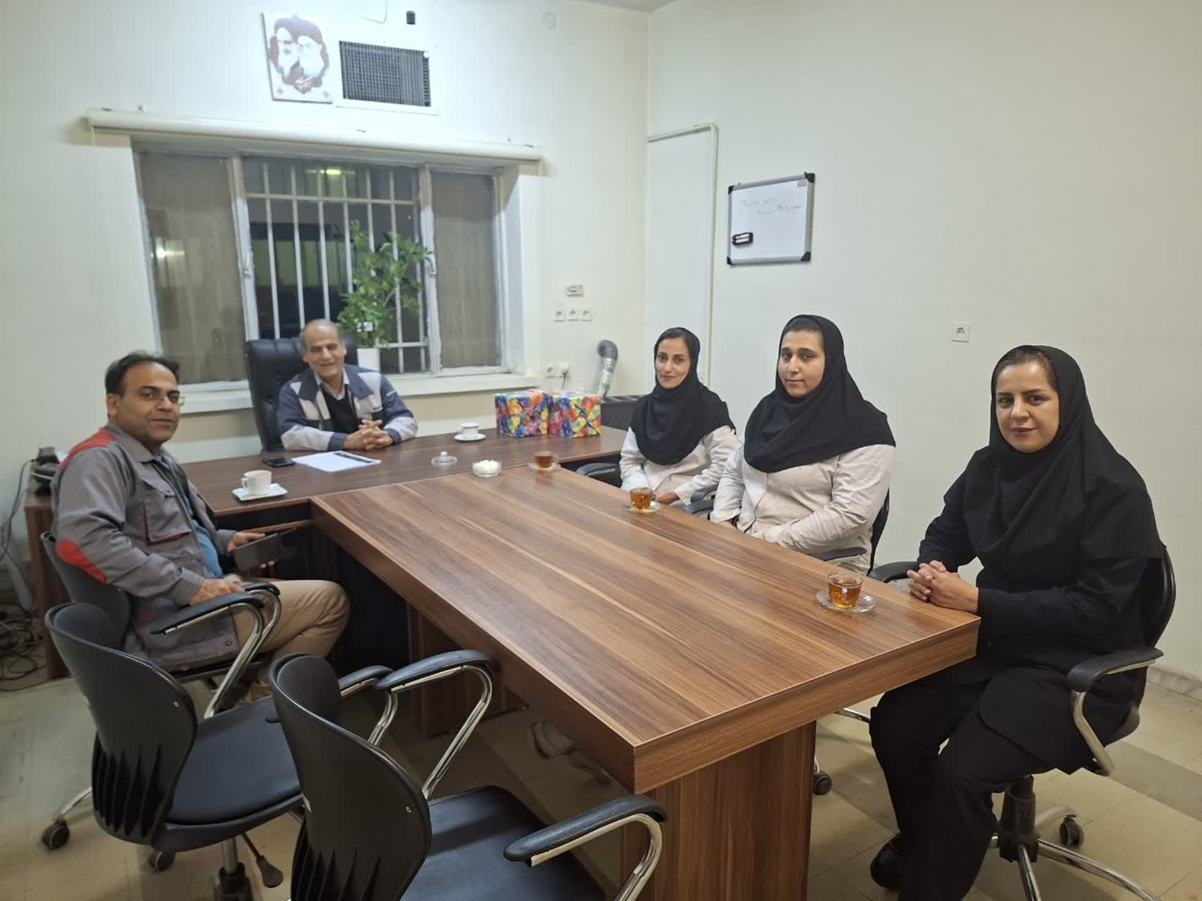 تقدیر از بانوان شاغل در کارخانه شکر شاهرود به مناسبت روز زن